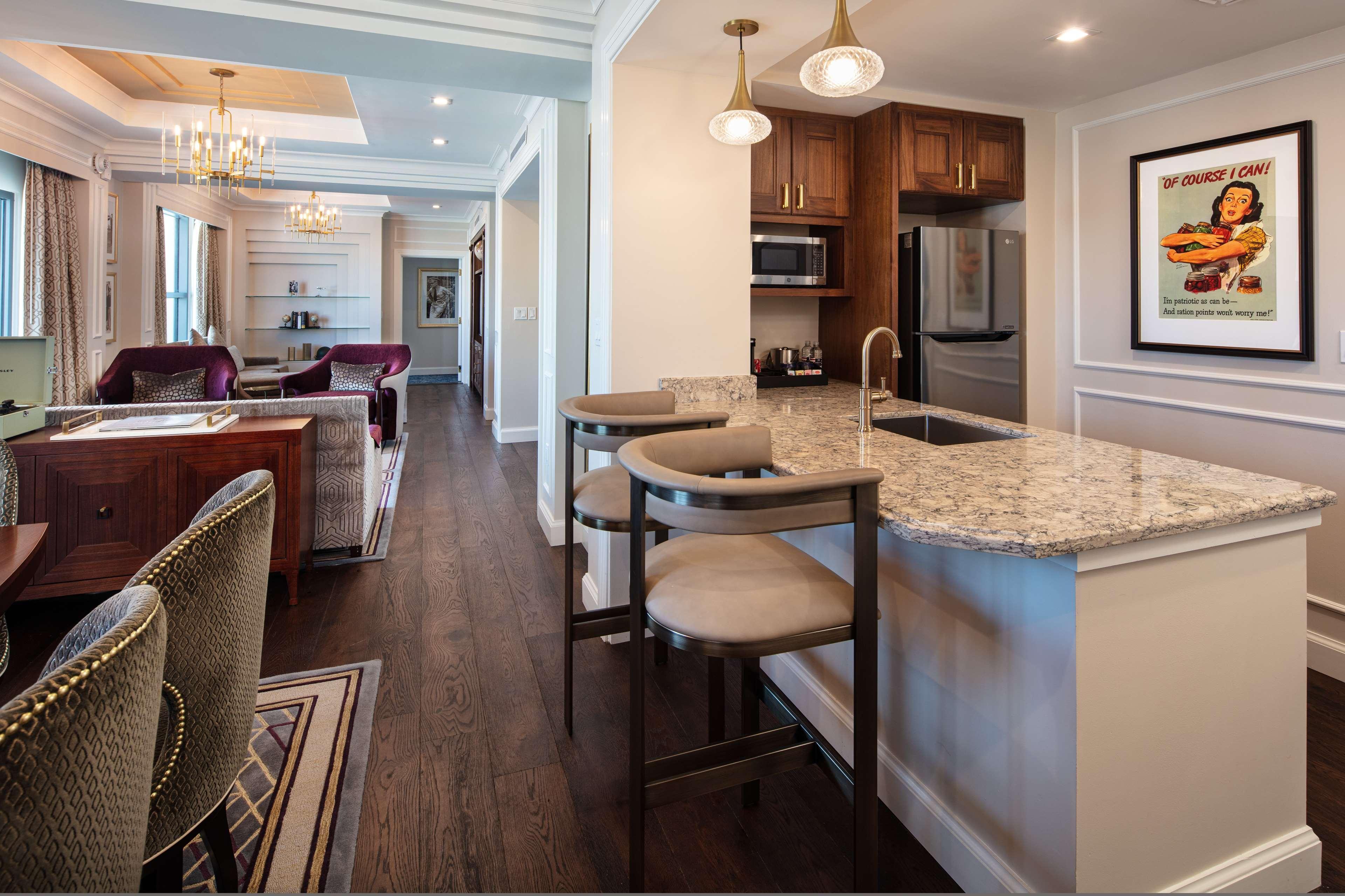 The Higgins Hotel New Orleans, Curio Collection By Hilton Esterno foto